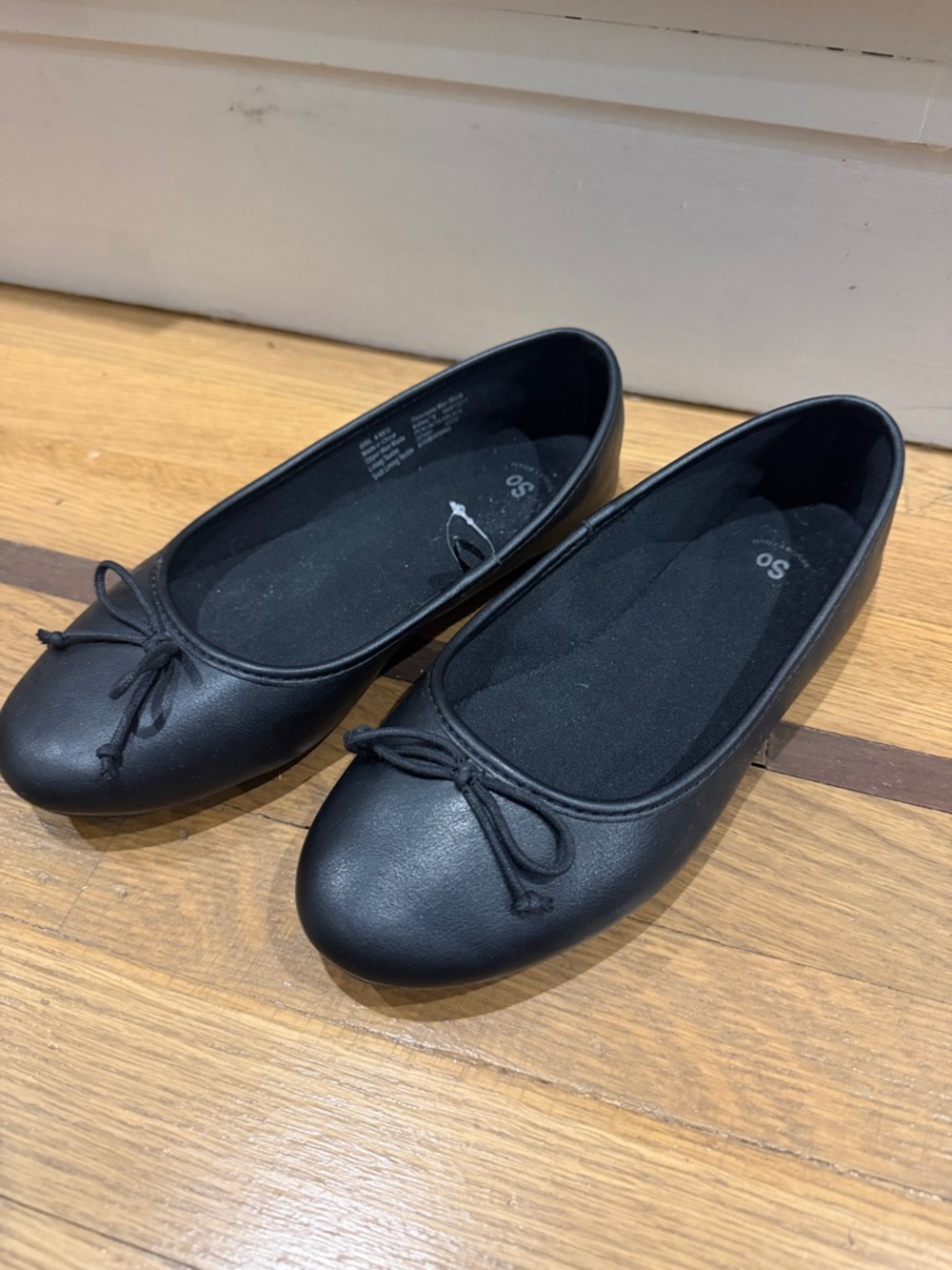 BNWOT girls Ballet Flats - Black